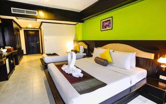 Samui First House Hotel