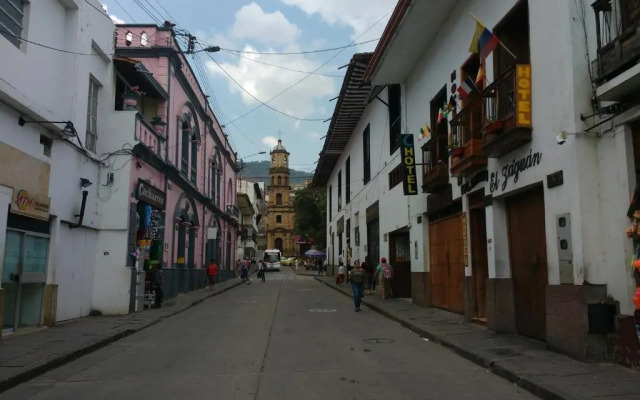Hotel Agualuna