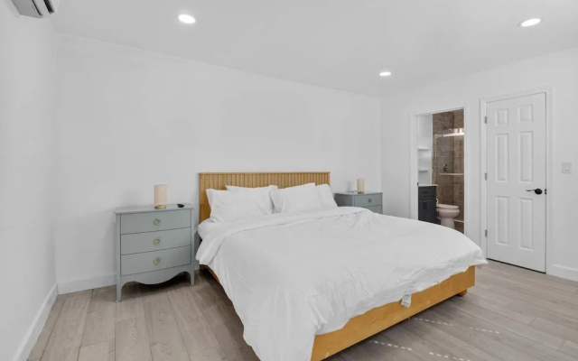 Delray Daydream, Home for 8