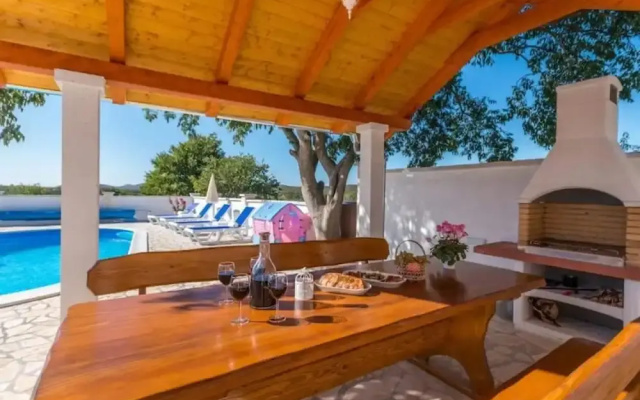 The Grandfather Villa Heated Pool Retreat