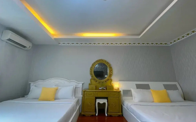 Crowne Bui Vien Hotel