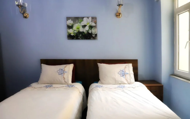 By Boss Hotel
