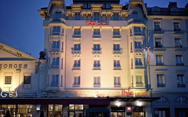 Отель Ibis Lyon Centre Perrache Франция, Лион - 1 отзыв об отеле, цены и фото номеров - забронировать отель Ibis Lyon Centre Perrache онлайн вид на фасад