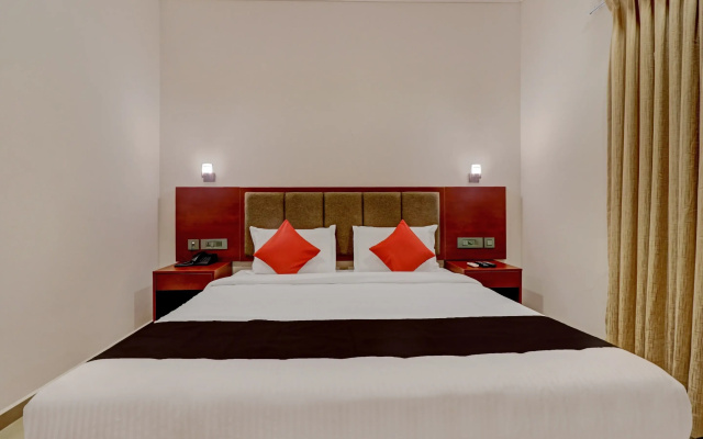 Super Townhouse Kizhakkambalam Tourist Home