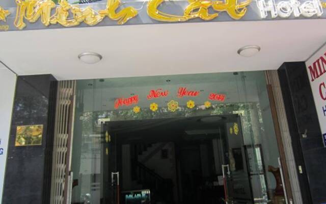 Minh Cat Hotel вид на фасад