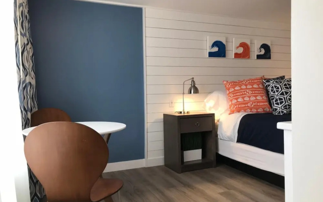 Breakwater Hotel