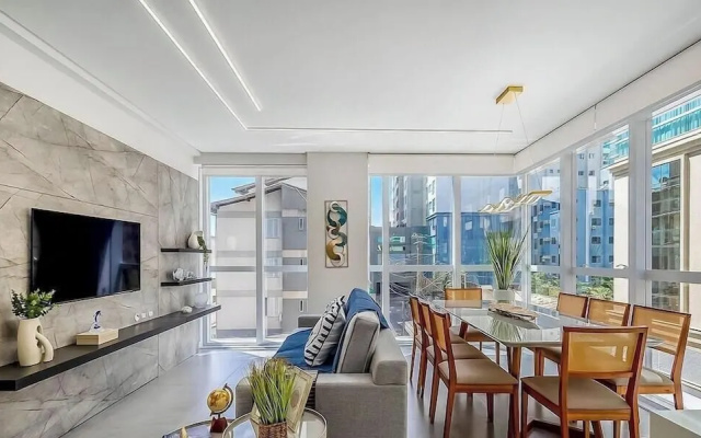 Modern 3BR apt Near the Beach Ema0201