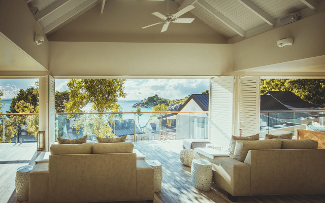 Carana Beach Hotel