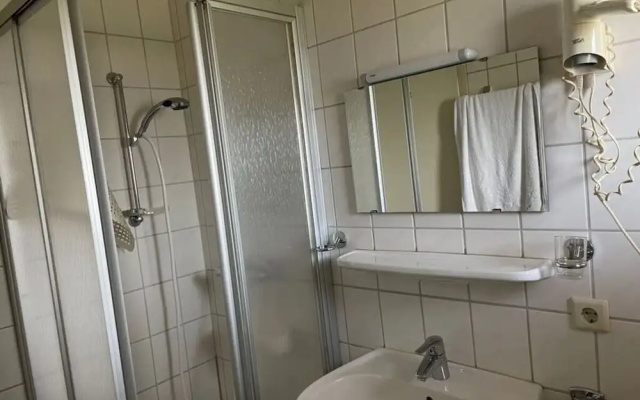 Attractive Apartment Near Town Center
