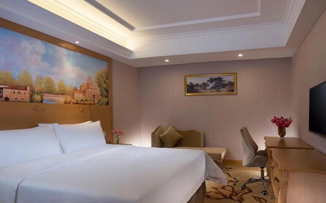 Vienna International Hotel (Guangzhou Xintang High Speed Railway Station Cowboy City Branch)