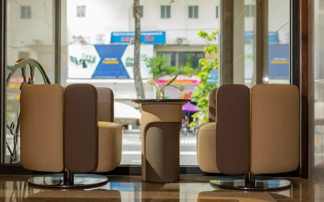 Sunflower Apartment - Suite by THC Group