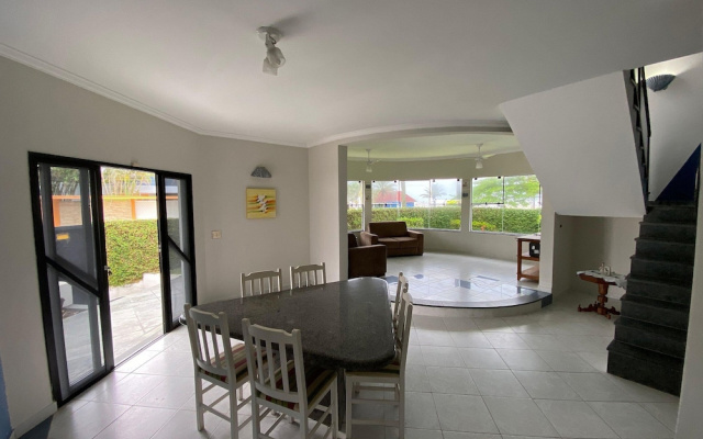 Casa Alto Padrão Frente ao Mar