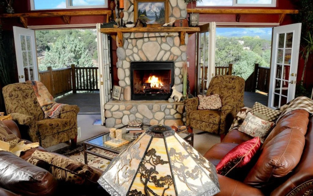 Mountain Goat Lodge B&B