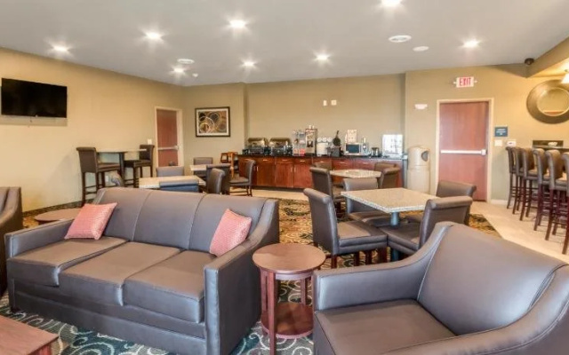 Cobblestone Hotel & Suites - Pecos