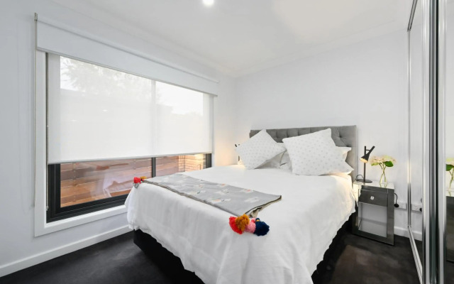 Comfort & Style - Luxurious Central Apartment