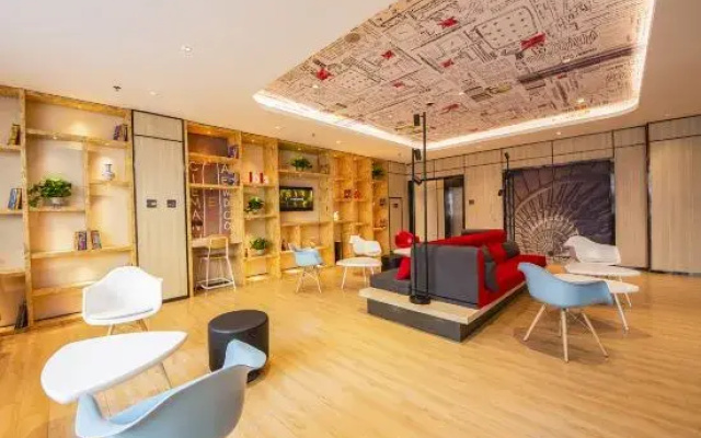 Ibis Hotel (Shenyang Middle Street Forbidden City)