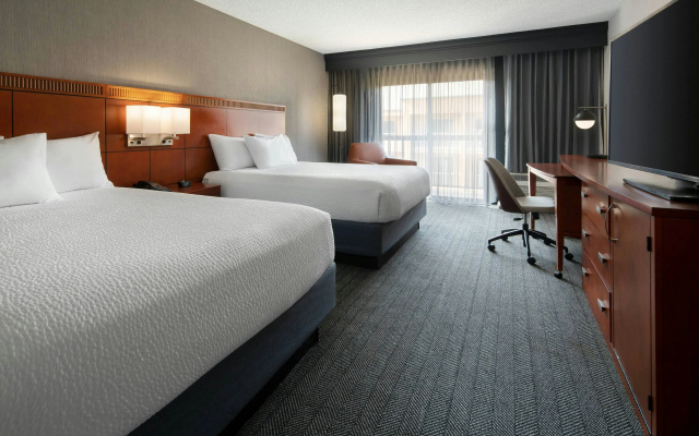 Courtyard by Marriott Bakersfield