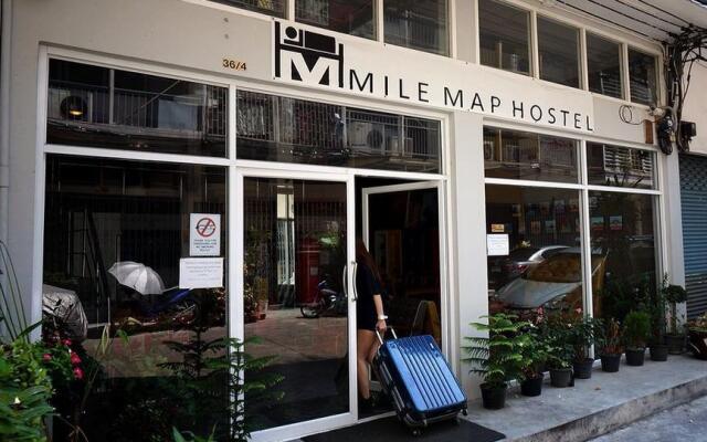 Mile Map Hostel Бангкок вид на фасад