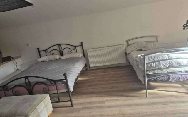 Bellhouse Hassendeanburn- Sleeps 10 hot tub