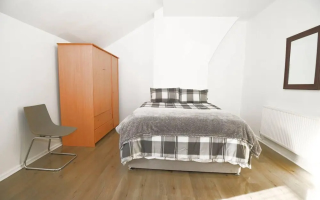3-beds House in Manchester for up to 6 People