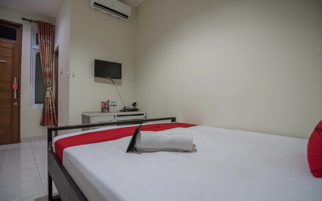 RedDoorz Plus near Semanggi