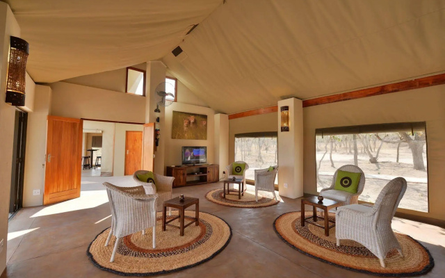 Cheetah Paw Eco Lodge