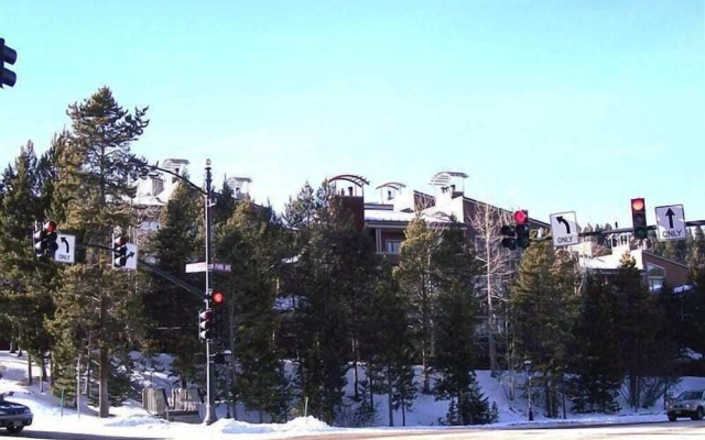 2 Bedroom Shuttle-In/Shuttle-Out Village View Hot Tub-Common