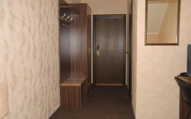 Hotel Complex Globus