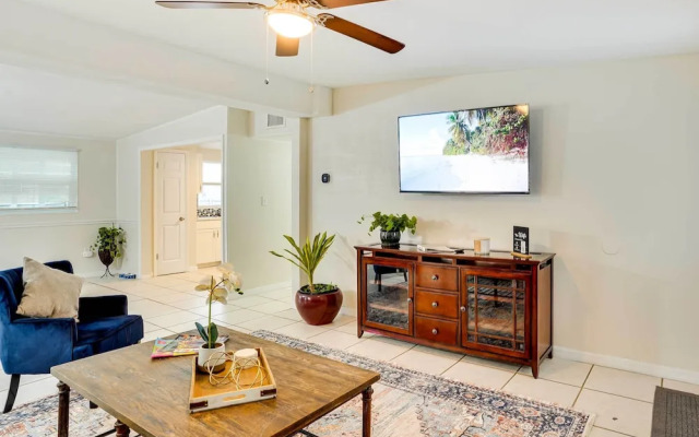 Pet-friendly Lakeland Escape w/ Private Pool!