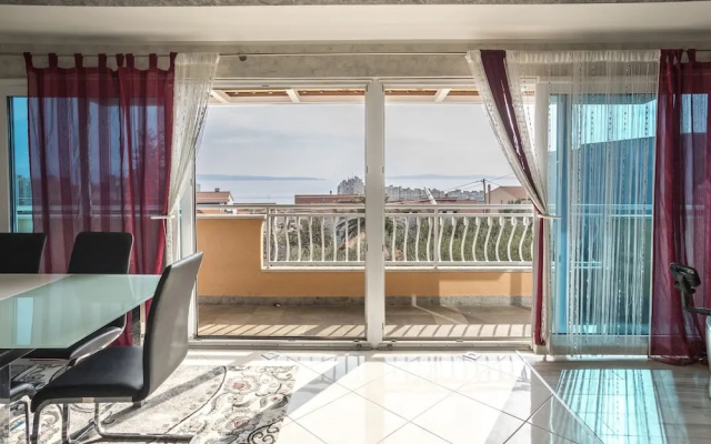 Luxury Spacious apt Near Znjan Beach w sea View