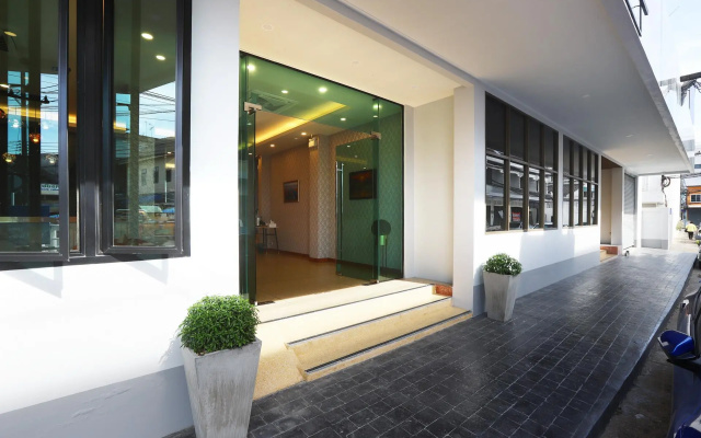 Mest Hotel (SHA Extra Plus)
