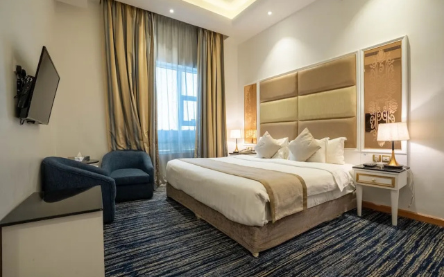 Platinum Alkhamseen Serviced Apartments