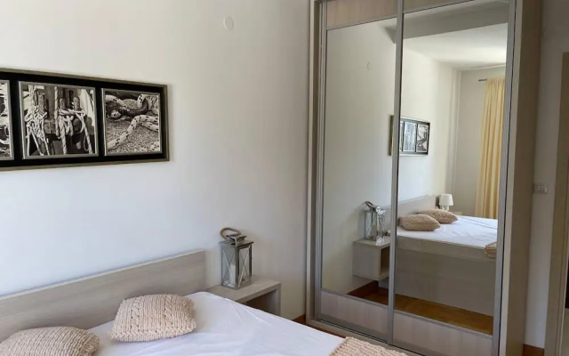 Impeccable 1-bed Apartment in Morinj
