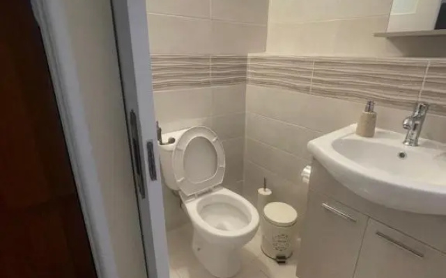 Anna's House