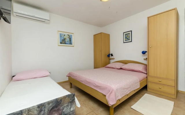 Apartments Oliva