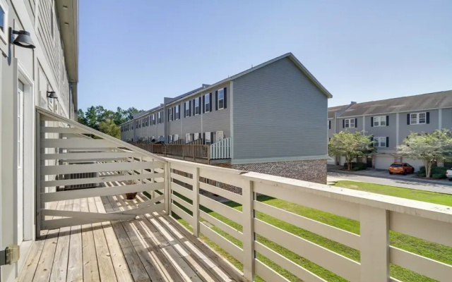 Spacious D'iberville Townhome Near Beach & Casino!