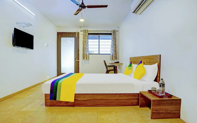 Itsy Hotels Oasis Pride