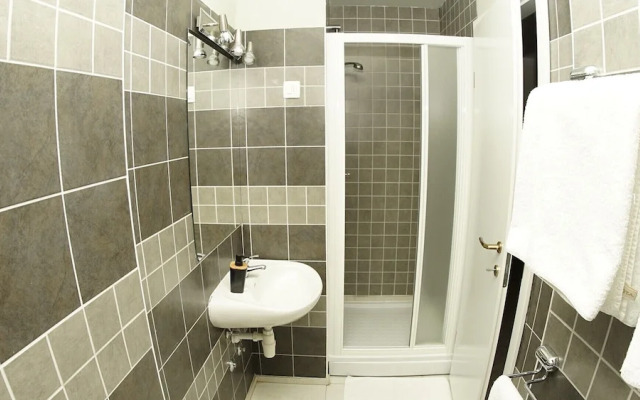 Inviting Apartment 7 Sleeps 4 Guests