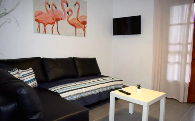 Apt - Sleeps 4 - Pets Ok - Parking - Balcony