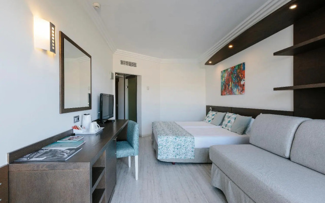 Alua Hawaii Mallorca & Suites