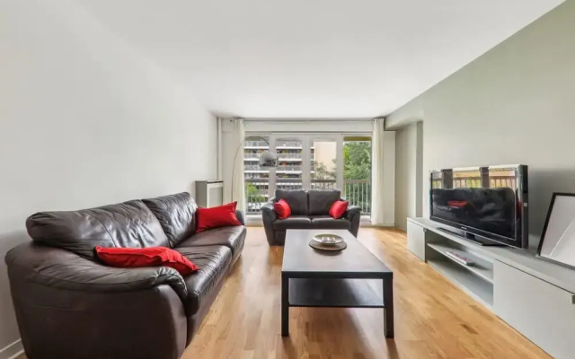 Spacious Apartment With Balcony -11th- Mobility le