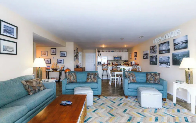 Pool Days & Water Fun Await: Lake Ozark Escape!