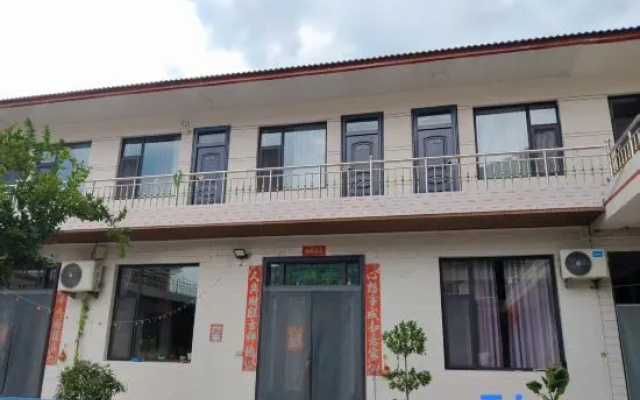 Xiangning Four Seasons Hotel (Yunqiu Mountain)
