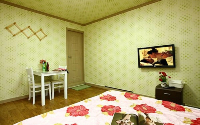 Pocheon Sanjeong Lake Travel Sketch Pension