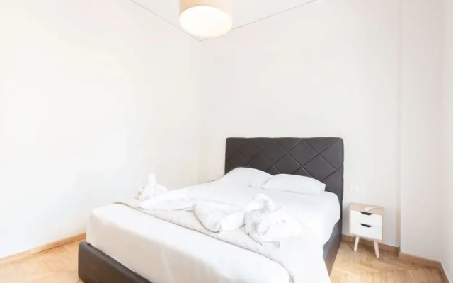 Modern 2-bedroom Gem Close to Metro