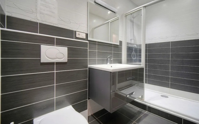 2 Chambres- Balcon- F lix Faure-forville A2b023