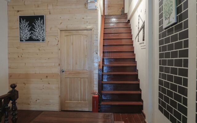 The Bridge Hostel Бангкок вид на фасад