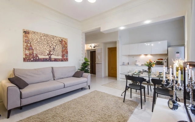 GMApartments (ДжиЭмАпартментс) на площади Смоленская-Сенная