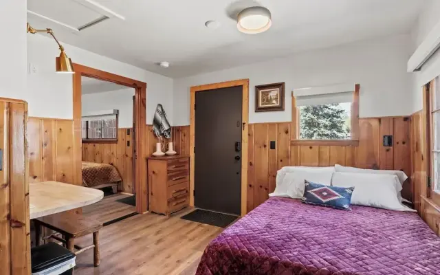 Timber Lodge Cabin 10