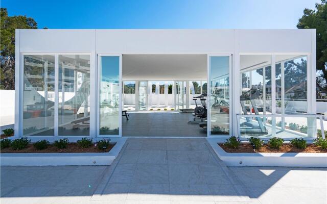Отель THB Naeco Ibiza - Adults Only вид на фасад
